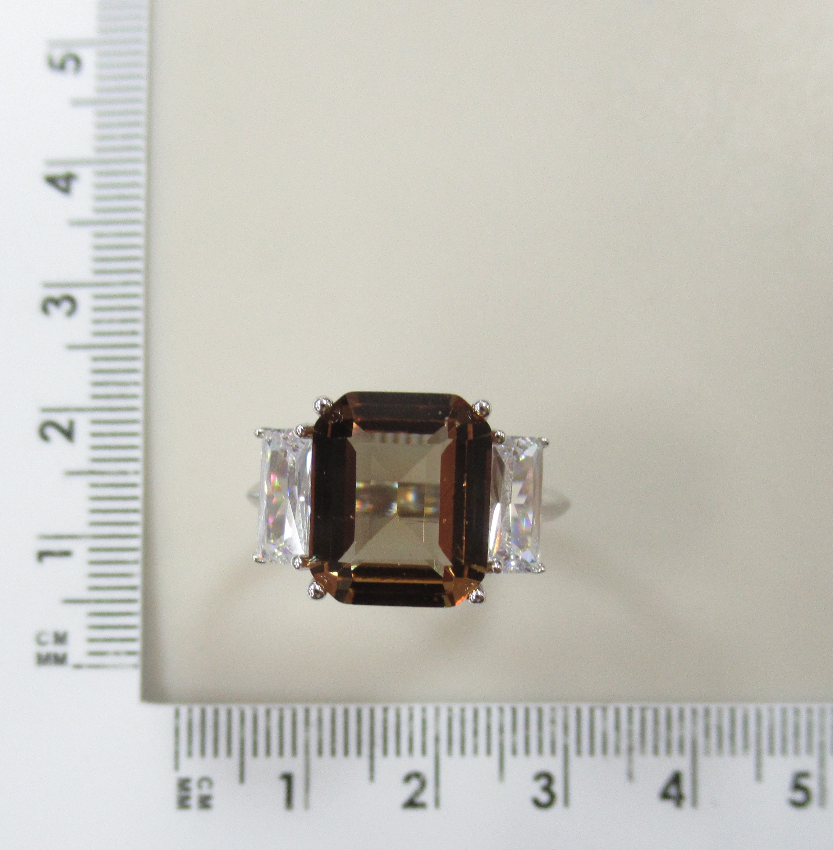 Серебряное кольцо с султанитом